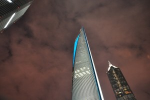 le Decapsuleur Une architecture merveilleuse, des tours vertigineuses, des lumières toute la nuit